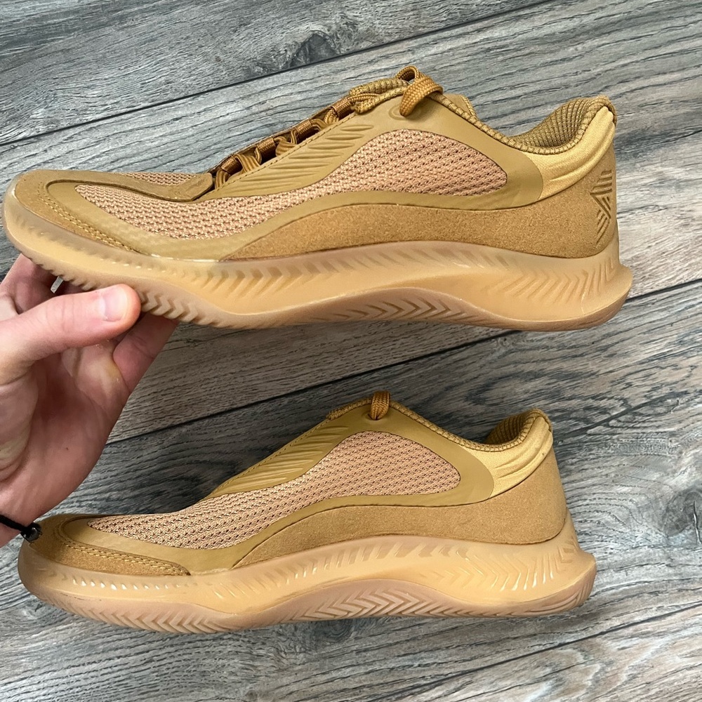 R.A.D. ONE in Wheat, Size 9